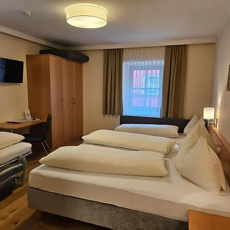 - Restaurant Loecker 3*