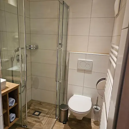 - Restaurant Loecker