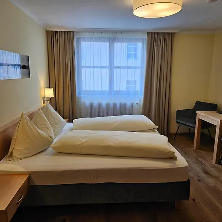 - Restaurant Loecker 3*