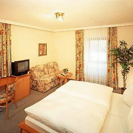 - Restaurant Loecker 3*