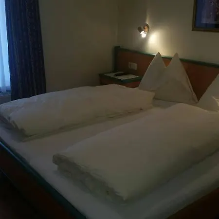 - Restaurant Loecker 3*