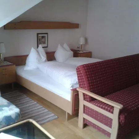 - Restaurant Loecker ラートシュタット